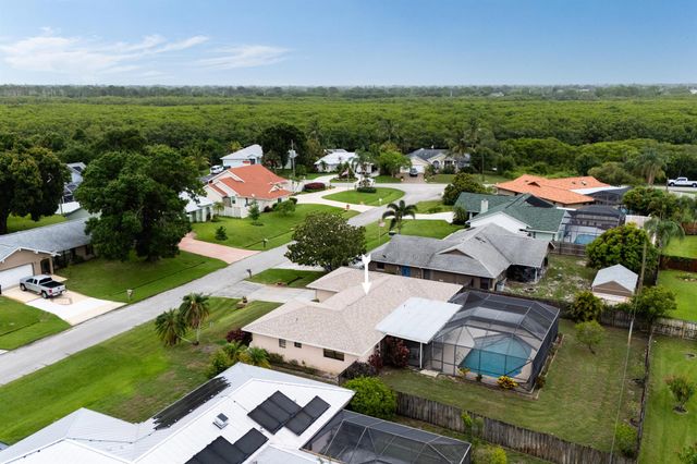 858 SE Roulette Lane, Port St Lucie, FL 34983