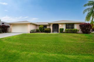 858 SE Roulette Lane, Port St Lucie, FL 34983
