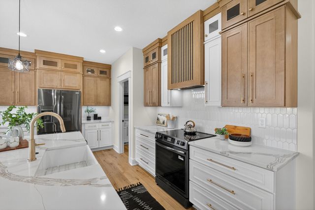 1415 NW Bull Run Court, Waukee, IA 50263