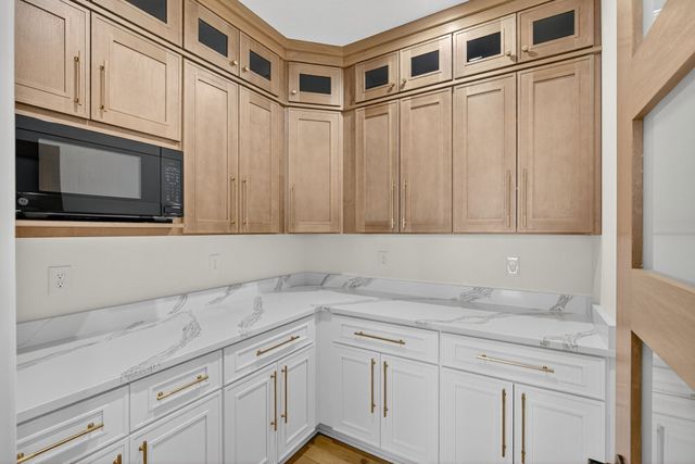 1415 NW Bull Run Court, Waukee, IA 50263