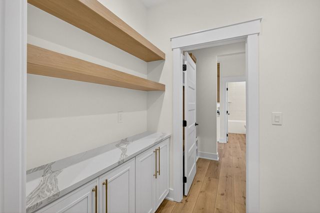 1415 NW Bull Run Court, Waukee, IA 50263