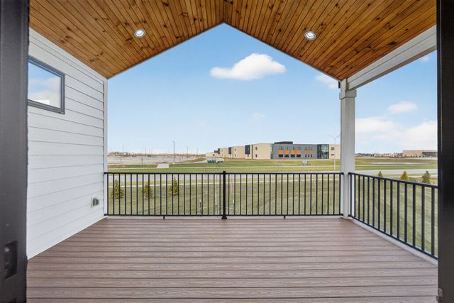 1415 NW Bull Run Court, Waukee, IA 50263