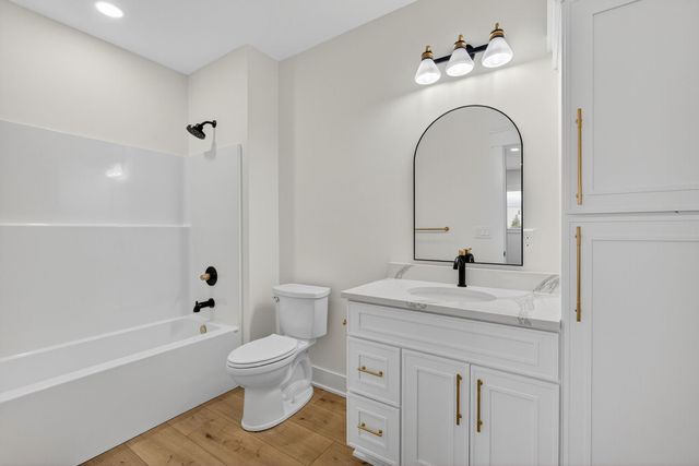 1415 NW Bull Run Court, Waukee, IA 50263