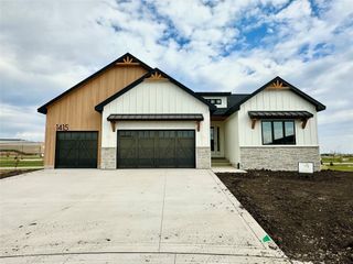 1415 NW Bull Run Court, Waukee, IA 50263