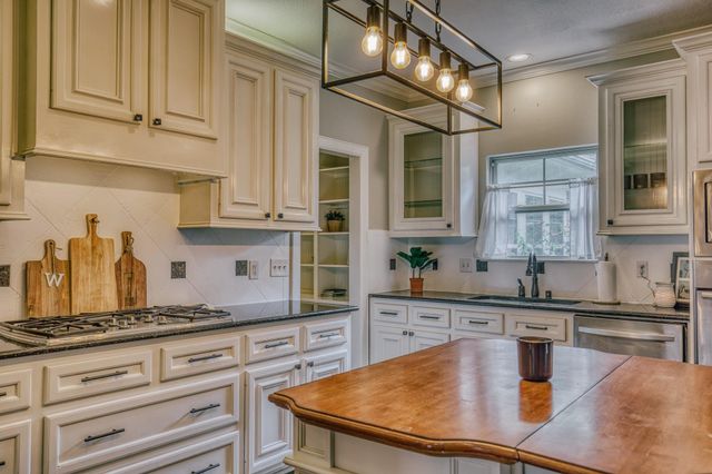 902 Matchett Street, Brenham, TX 77833