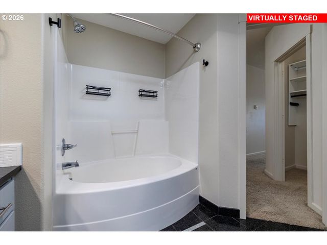 600 Nw LOST SPRINGS Ter 301, Portland, OR 97229