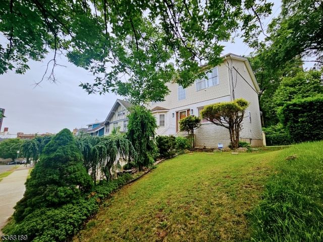 30 Custer Ave, Newark City, NJ 07112
