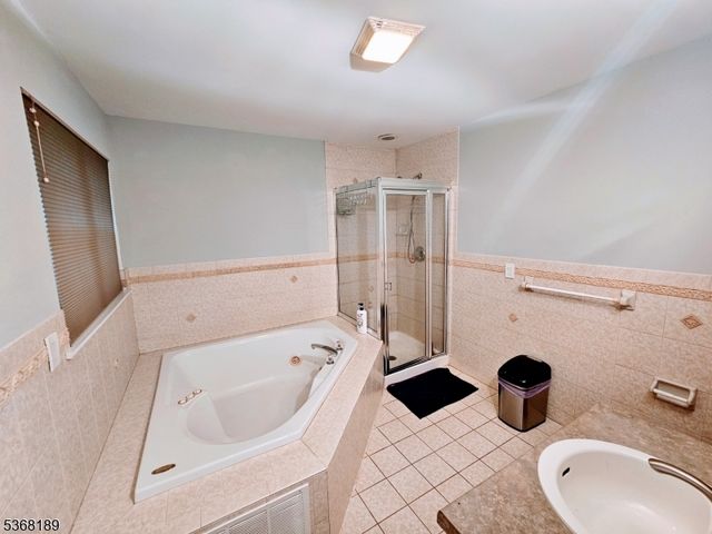 30 Custer Ave, Newark City, NJ 07112