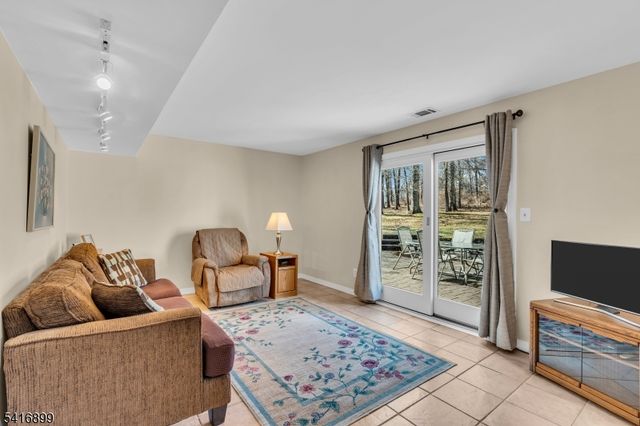 1091 Cambridge Lane, Bridgewater Twp., NJ 08807