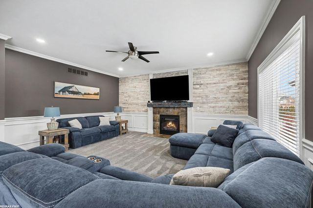 18011 Humber Bridge Drive, Macomb, MI 48042