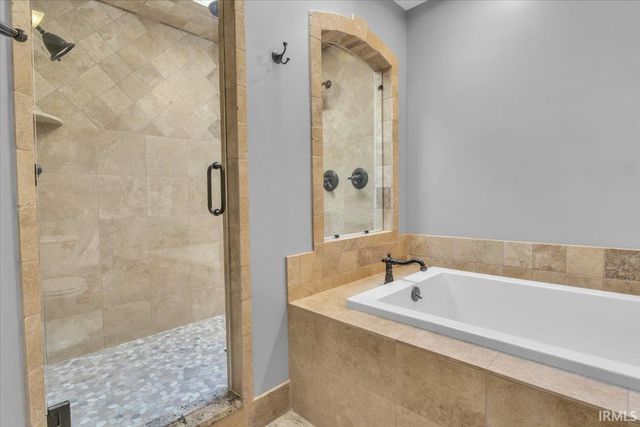 7577 Arbor Ridge Drive, Newburgh, IN 47630