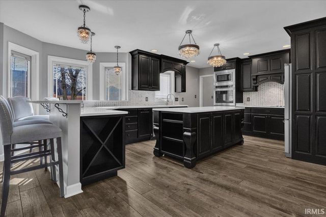 7577 Arbor Ridge Drive, Newburgh, IN 47630