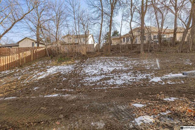 2711 Lynnwood Drive, Bellevue, NE 68123