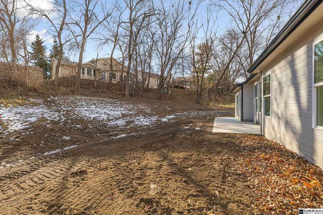 2711 Lynnwood Drive, Bellevue, NE 68123