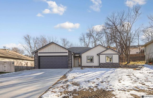 2711 Lynnwood Drive, Bellevue, NE 68123