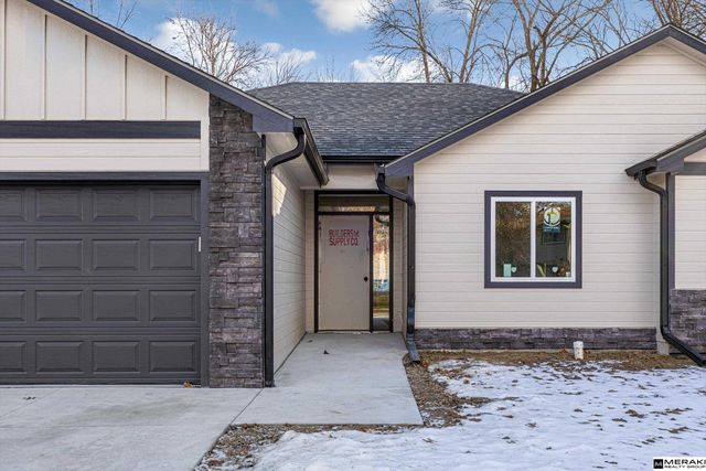 2711 Lynnwood Drive, Bellevue, NE 68123