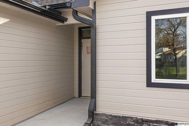 2711 Lynnwood Drive, Bellevue, NE 68123