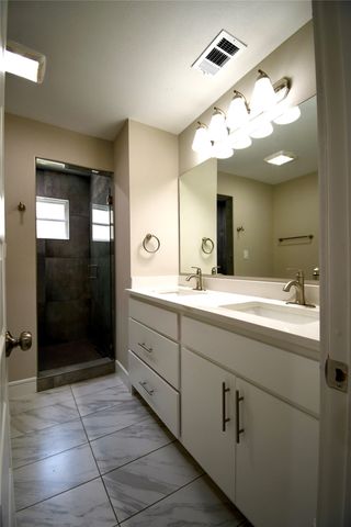 1015 Mitchell Road, Irving, TX 75060