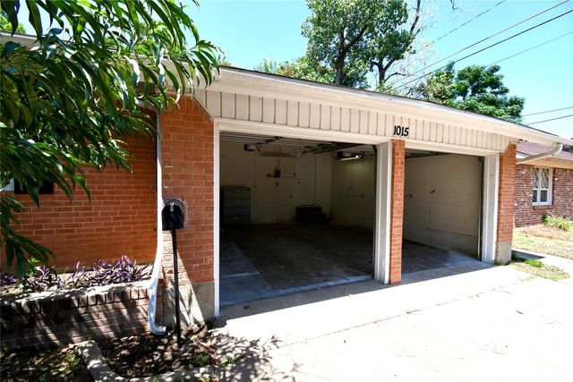 1015 Mitchell Road, Irving, TX 75060