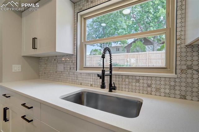 2215 Northglen Drive, Colorado Springs, CO 80909