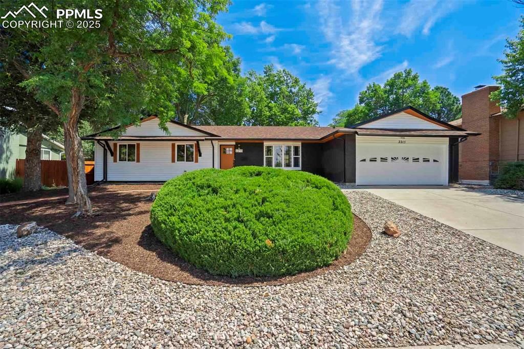 2215 Northglen Drive, Colorado Springs, CO 80909
