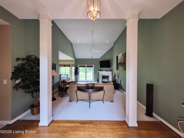 4313 Pleasant Glen Dr, Louisville, KY 40299