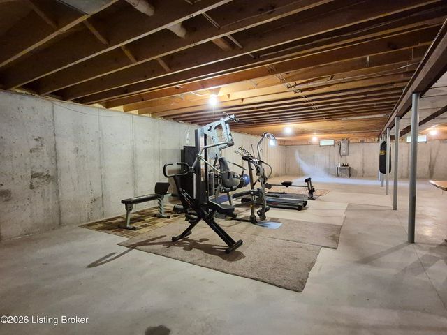 4313 Pleasant Glen Dr, Louisville, KY 40299