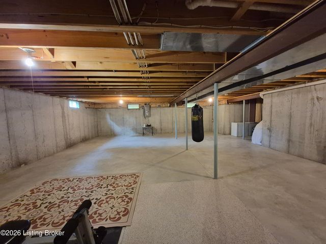 4313 Pleasant Glen Dr, Louisville, KY 40299