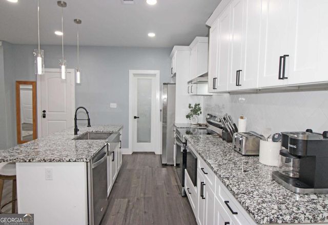 465 Holly Street NW, Atlanta, GA 30318