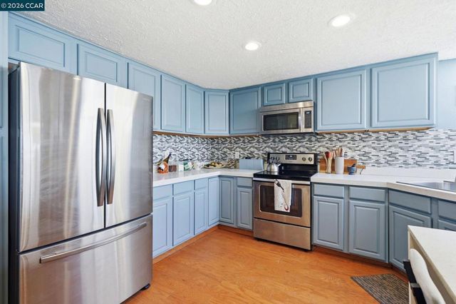 46 Edgewater Pl, Pittsburg, CA 94565