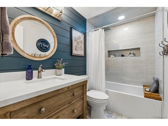 166 Hummingbird Ln, Golden, CO 80403