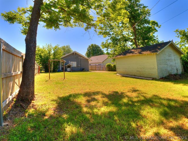 112 N Xanthus Avenue, Tulsa, OK 74110