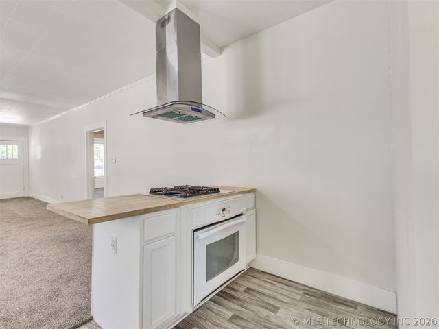 112 N Xanthus Avenue, Tulsa, OK 74110