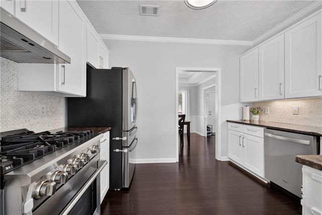2990 Meadow Gate Way, Loganville, GA 30052