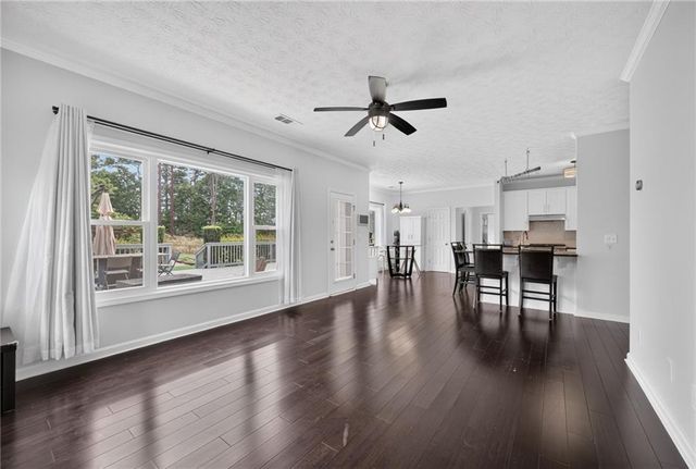 2990 Meadow Gate Way, Loganville, GA 30052