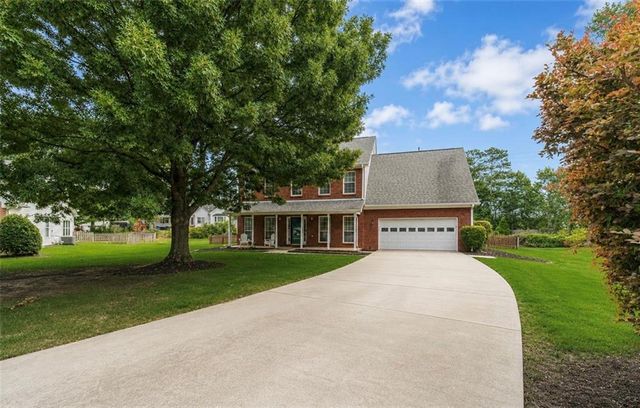 2990 Meadow Gate Way, Loganville, GA 30052