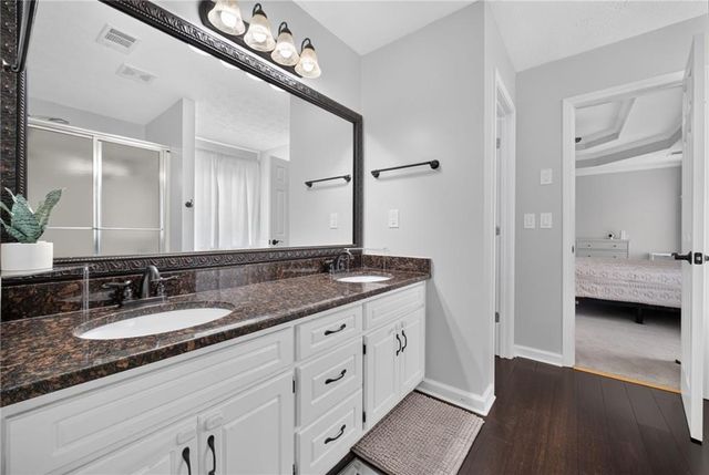 2990 Meadow Gate Way, Loganville, GA 30052