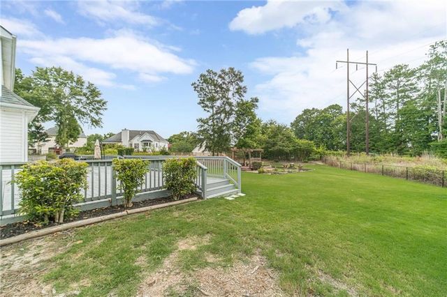 2990 Meadow Gate Way, Loganville, GA 30052