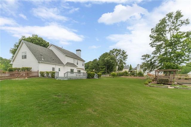 2990 Meadow Gate Way, Loganville, GA 30052