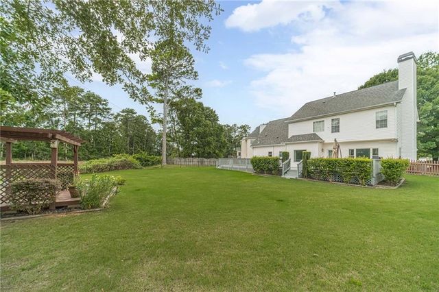 2990 Meadow Gate Way, Loganville, GA 30052