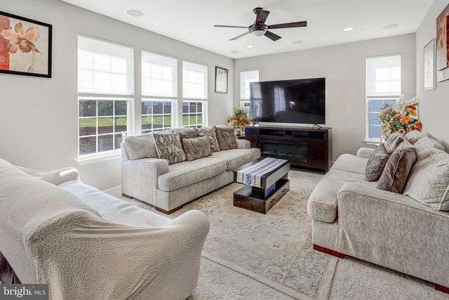 11 WORSHAM LN, Fredericksburg, VA 22405