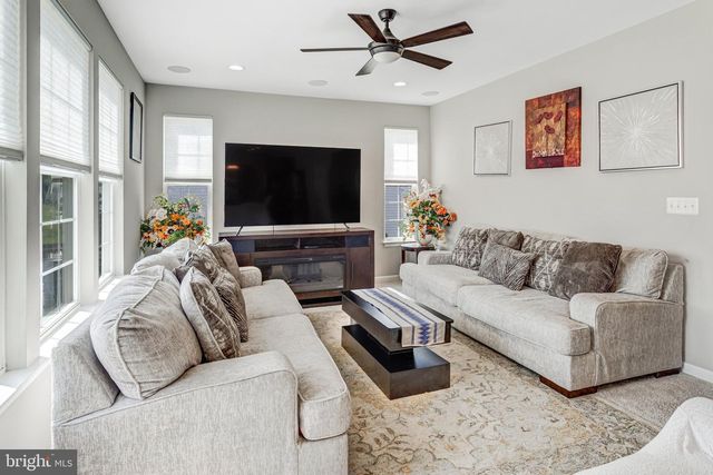 11 WORSHAM LN, Fredericksburg, VA 22405