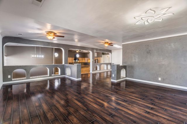 1048 Goff Boulevard SW, Albuquerque, NM 87105