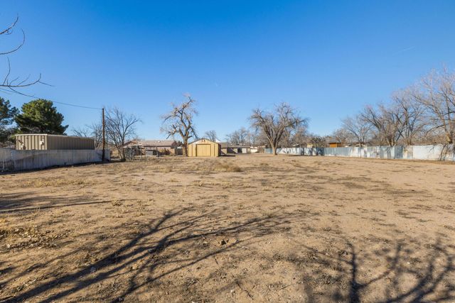 1048 Goff Boulevard SW, Albuquerque, NM 87105