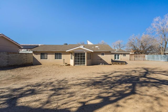 1048 Goff Boulevard SW, Albuquerque, NM 87105