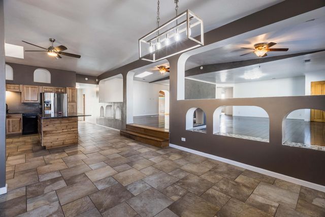 1048 Goff Boulevard SW, Albuquerque, NM 87105