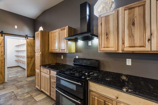 1048 Goff Boulevard SW, Albuquerque, NM 87105