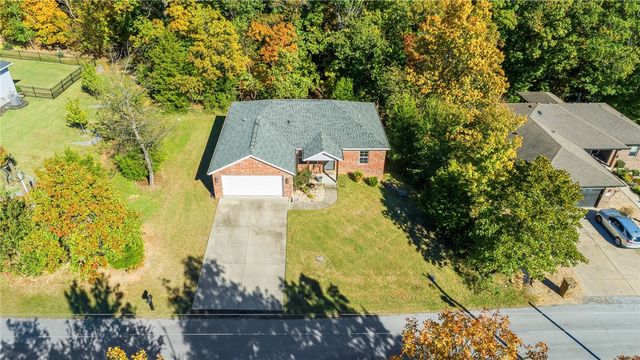 5 Ettington Lane, Bella Vista, AR 72714