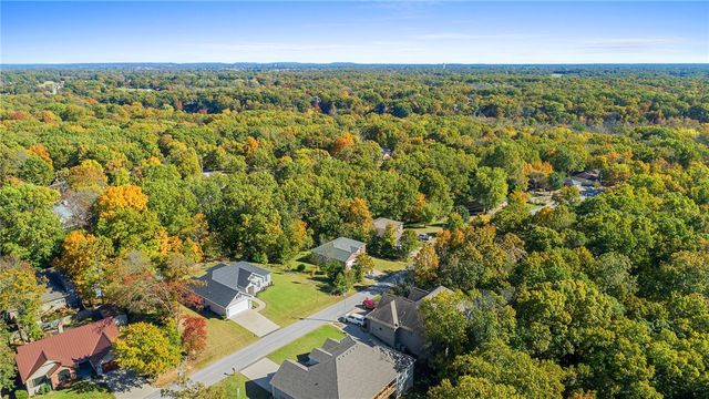 5 Ettington Lane, Bella Vista, AR 72714