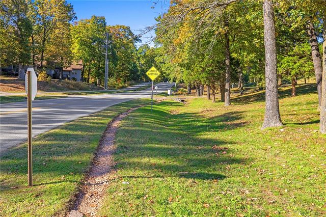 5 Ettington Lane, Bella Vista, AR 72714